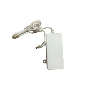 Alimentation 14,4V 2.5A. Livrée sans câble secteur