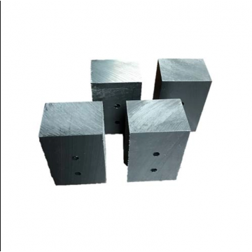 X4 cales de déport pour une fixation sur bardage